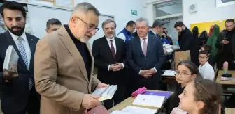 Öğrencilere Kur'an-ı Kerim ve Dini Eğitim Kitapları Hediye