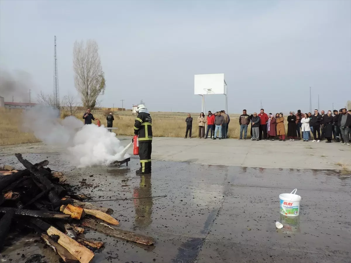 Ulaş Belediyesi İtfaiyesi Yangın Eğitimi ve Tatbikatı Düzenledi