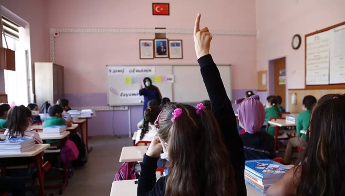 10 Kasım'da okullarda tören olacak mı? 10 Kasım Atatürk'ü anma günü okullarda yapılacak mı?