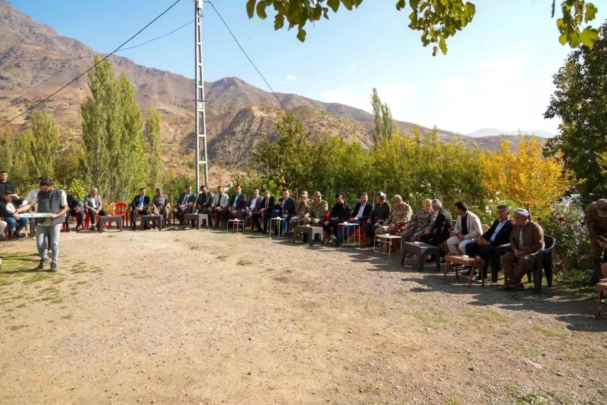 Ordu Komutanı Zorlu Topaloğlu, Yaralı Gazi Ahmet Kurt'u Ziyaret Etti