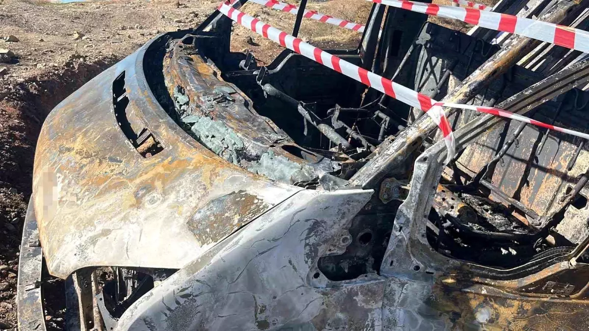 Alanya'da Mutfak Tüpü Yüklü Kamyonet Yandı