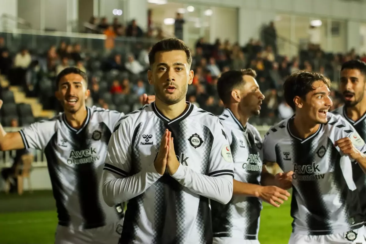 Altay, Balıkesirspor'u Ağırlıyor