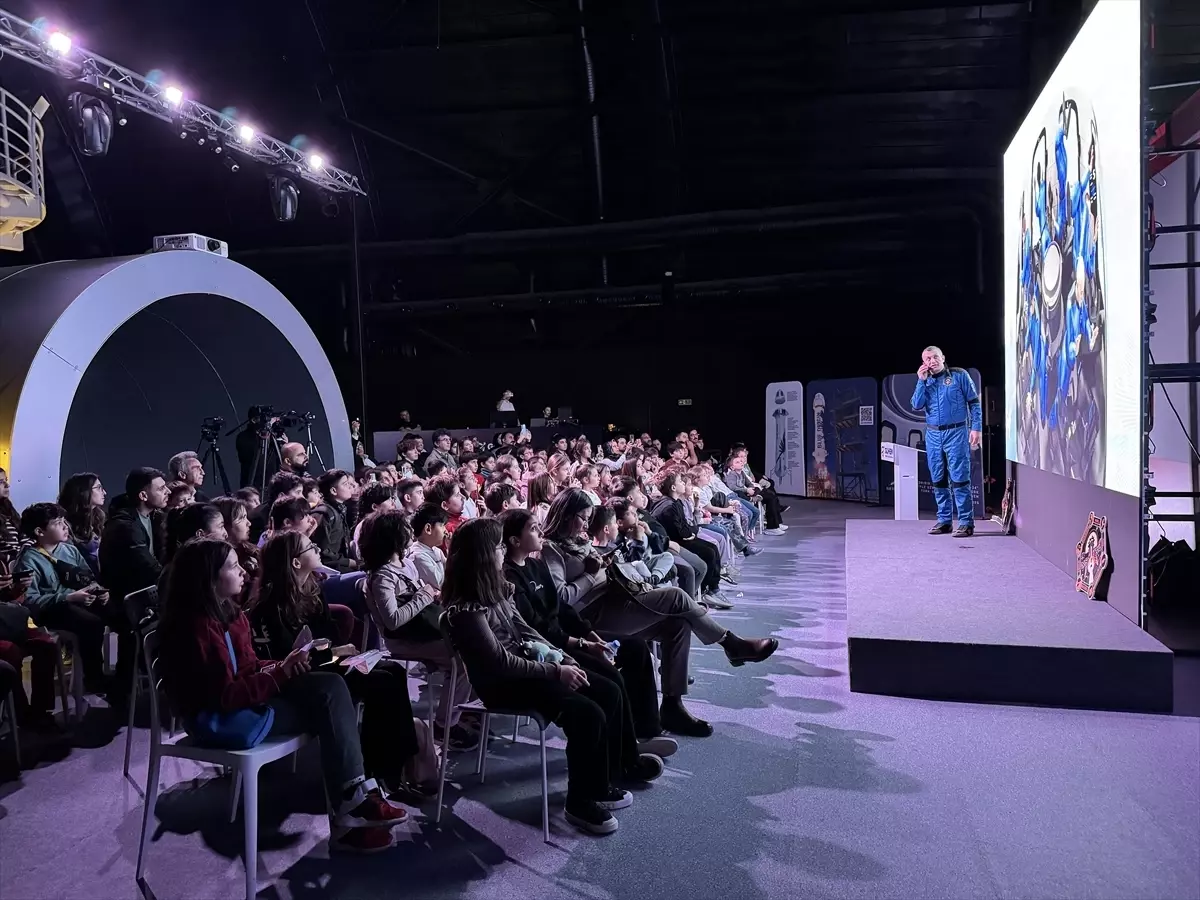Türkiye'nin Üçüncü Astronotu Gökhan Erdem, Bursa'da Öğrencilerle Buluştu