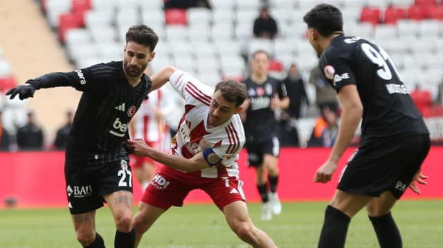 Beşiktaş 11'i! Antalyaspor Beşiktaş maç kadrosu ilk 11'ler açıklandı mı? Beşiktaş 11'i! Antalyaspor Beşiktaş maç kadrosu ilk 11'ler açıklandı mı?