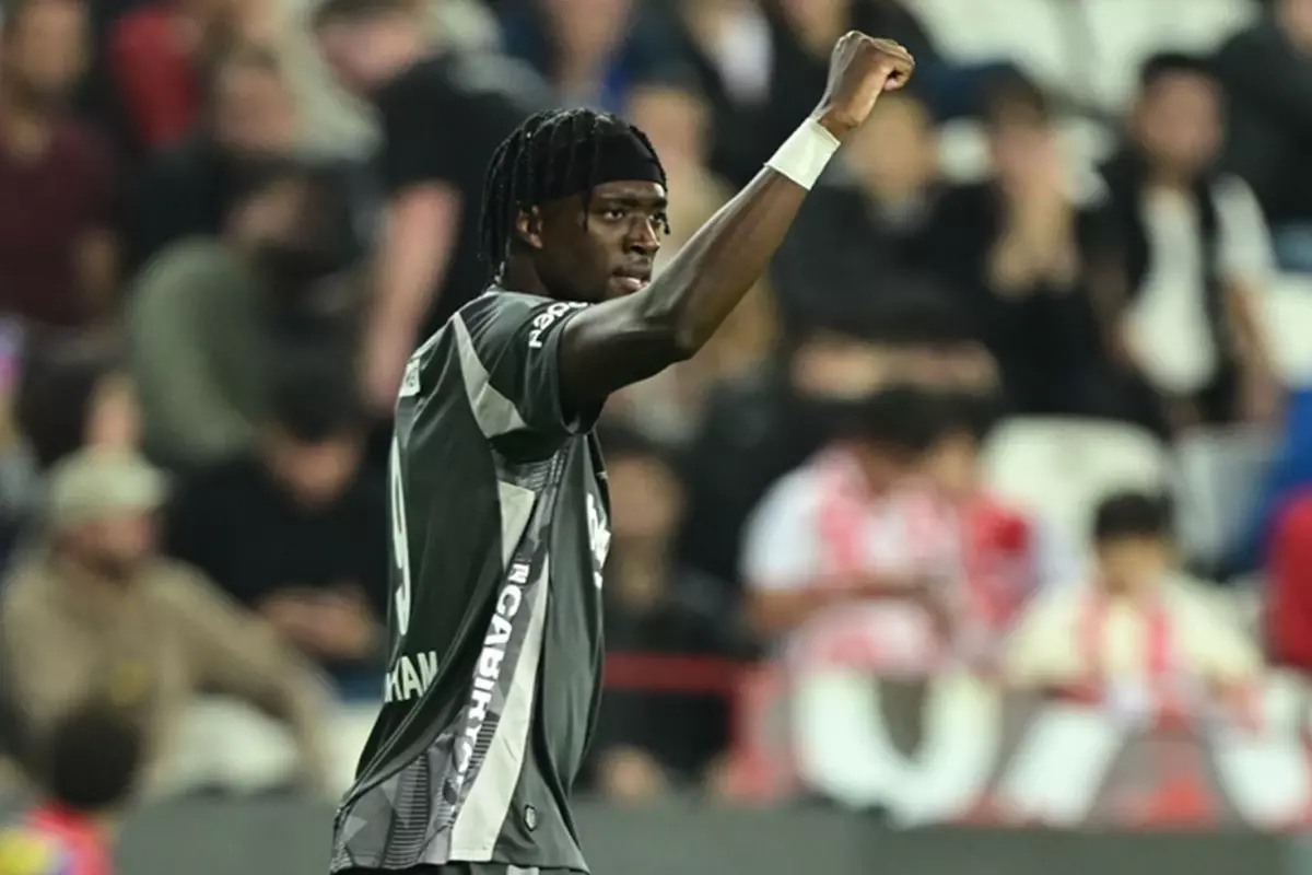 Beşiktaş, milli ara öncesi Antalyaspor engelini 3 golle geçti