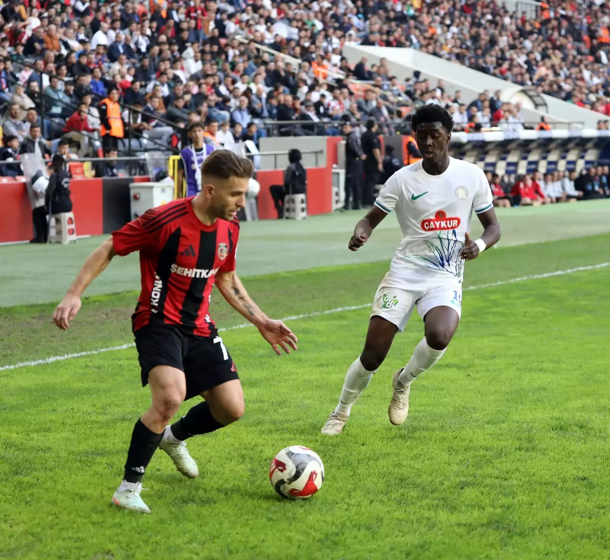 Gaziantep FK ve Çaykur Rizespor 2-2 Berabere Kaldı