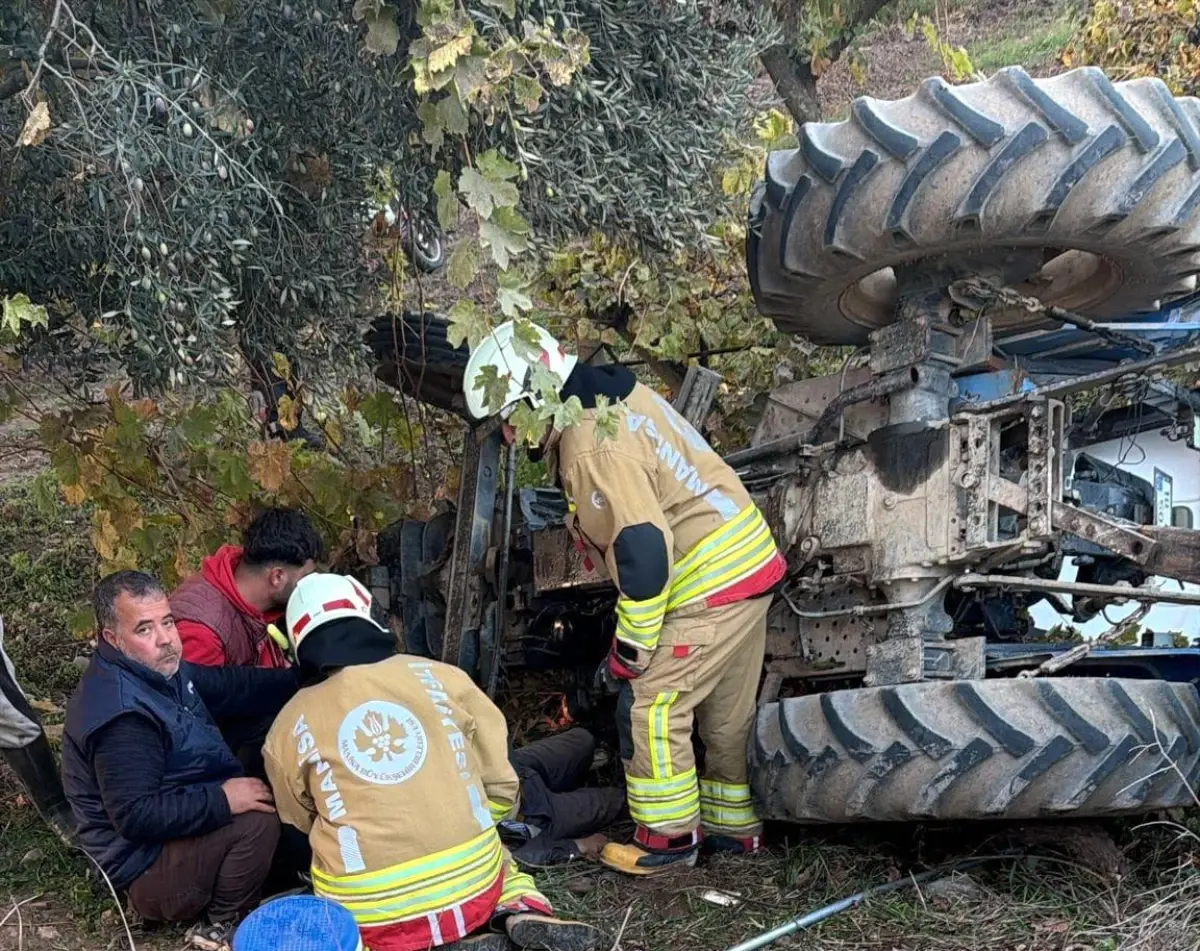 Manisa'da Traktör Devrildi: 1 Ölü, 1 Yaralı