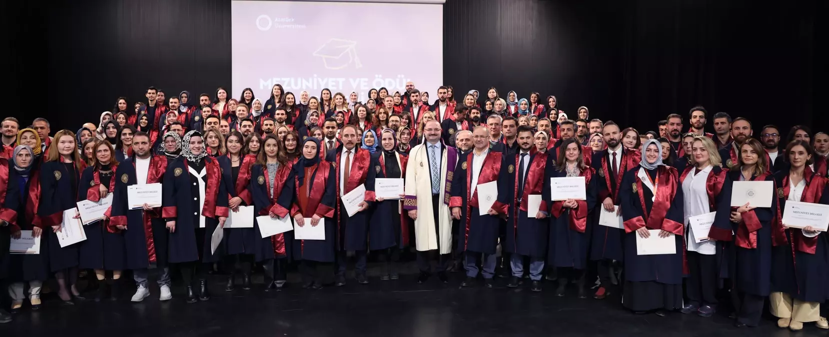 Atatürk Üniversitesi'nde İlk Doktora Mezuniyet Töreni Düzenlendi