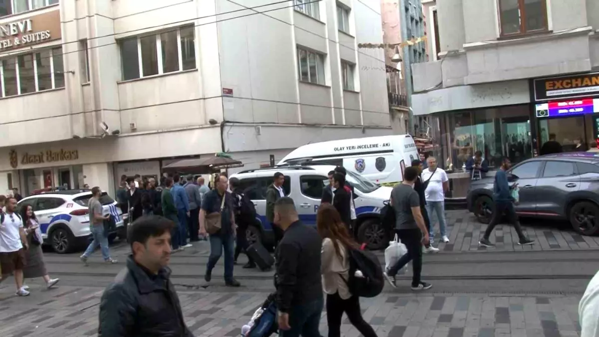 İstiklal Caddesi'nde Esnaflar Arasında Silahlı Kavga