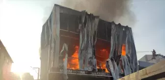 Kocaeli'de Parfüm Deposunda Yangın