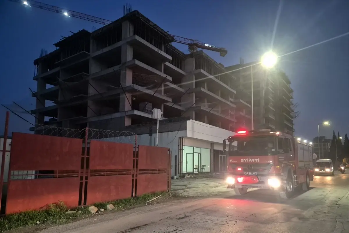 Turgutlu'da İnşaattaki İşçi Çelik Kalıp Altında Kaldı