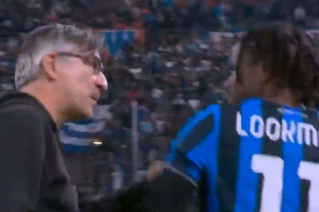 taraftarlar heyecandan bayilacak galatasaray a 19232644 2047 m