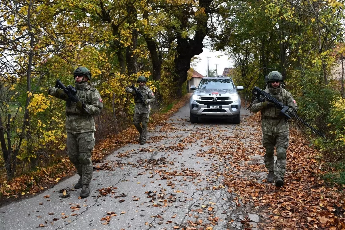 Türk Askeri Kosova'daki KFOR Görevine Devam Ediyor