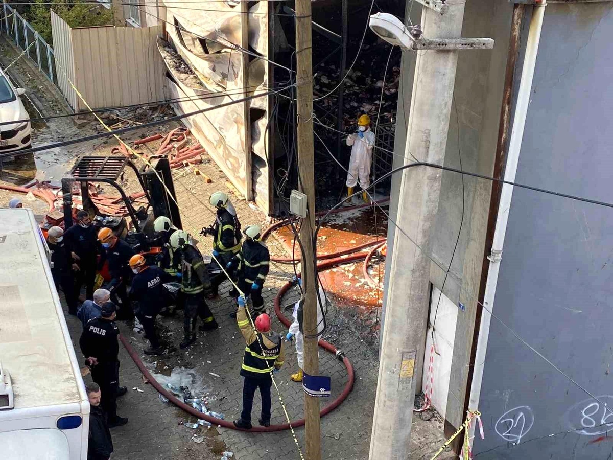 Kocaeli'de Parfüm Tesisinde Yangın: 6 Ölü, 4 Yaralı