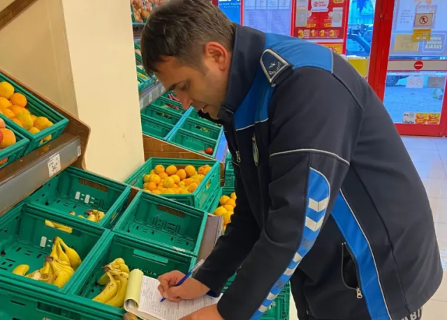 3 harfli market zincirinde skandal goruntu 19234857 6472 m