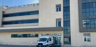 Antalya'da Güvenlik Görevlisi Bıçaklanarak Hayatını Kaybetti