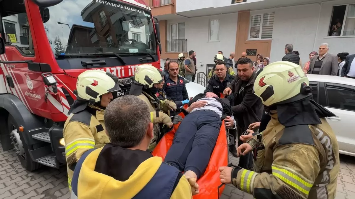 Avcılar'da Yemeğini Unutan Adam Dumanla Zehirlendi