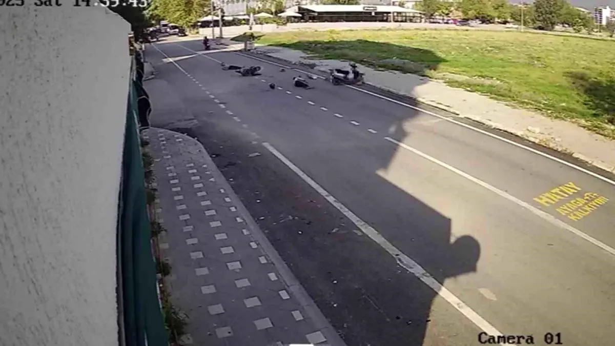 Hatay'da Motosiklet Kazası Güvenlik Kamerasında