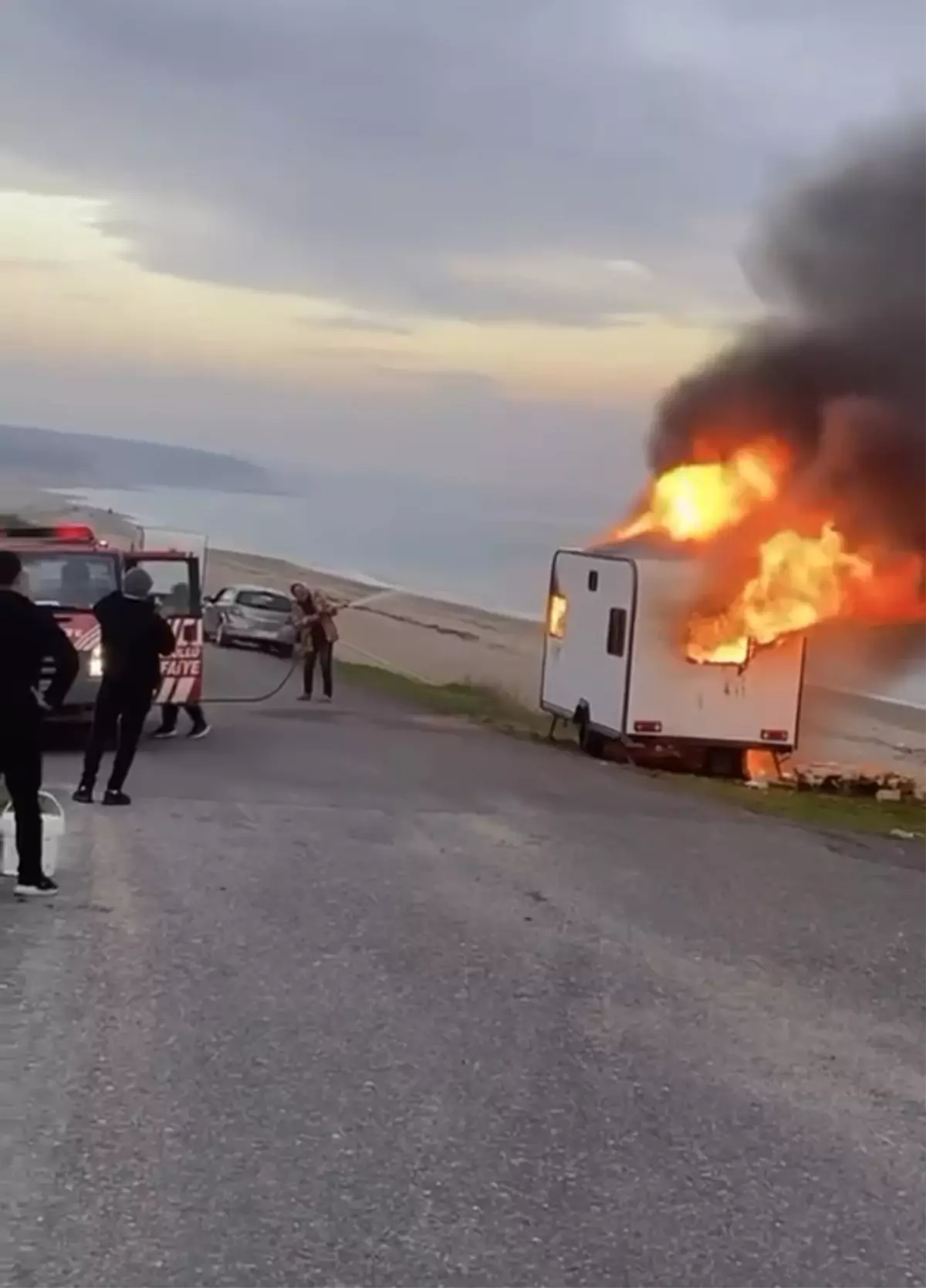 Çatalca'da Karavanda Yangın Çıktı