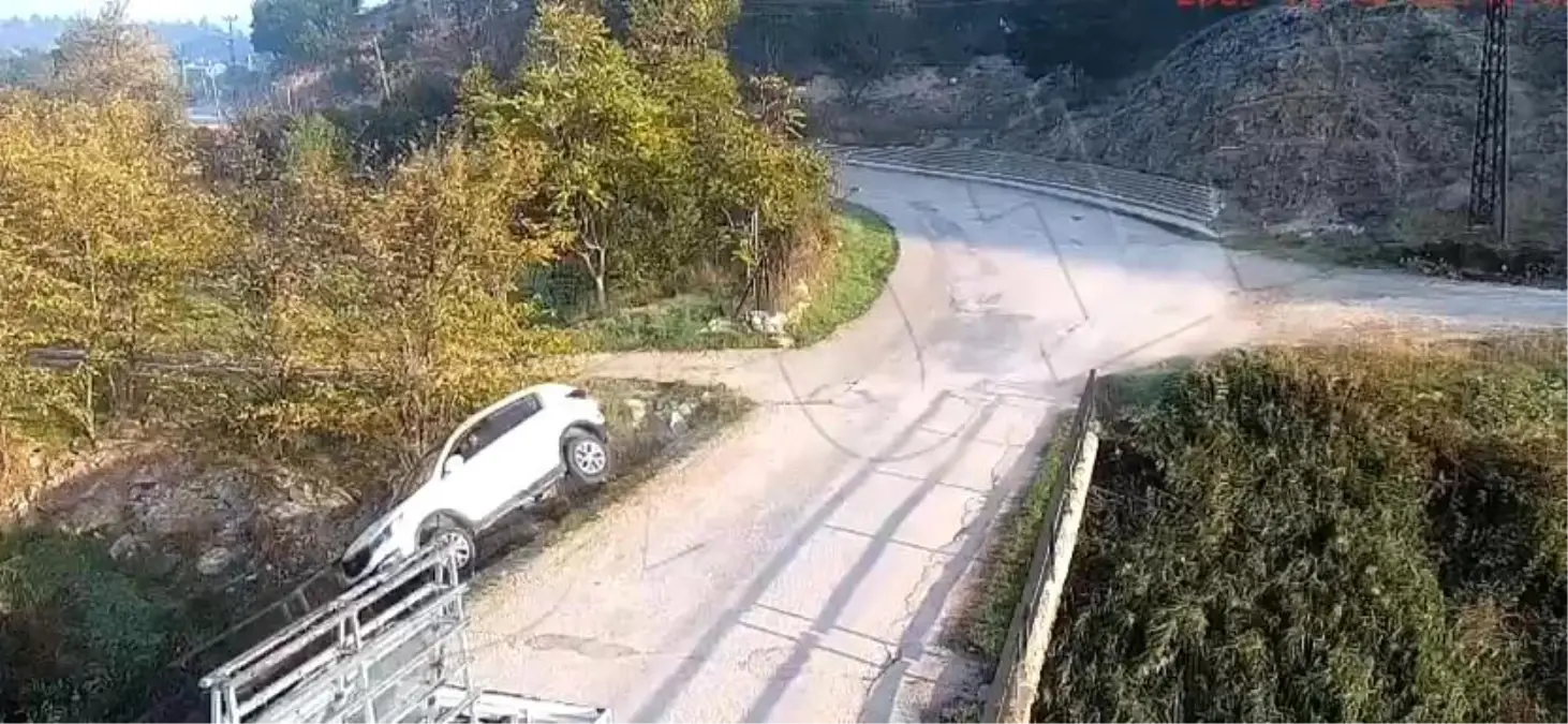 Amasya'da 17 Yaşındaki Sürücünün Aracı Köprüden Uçtu