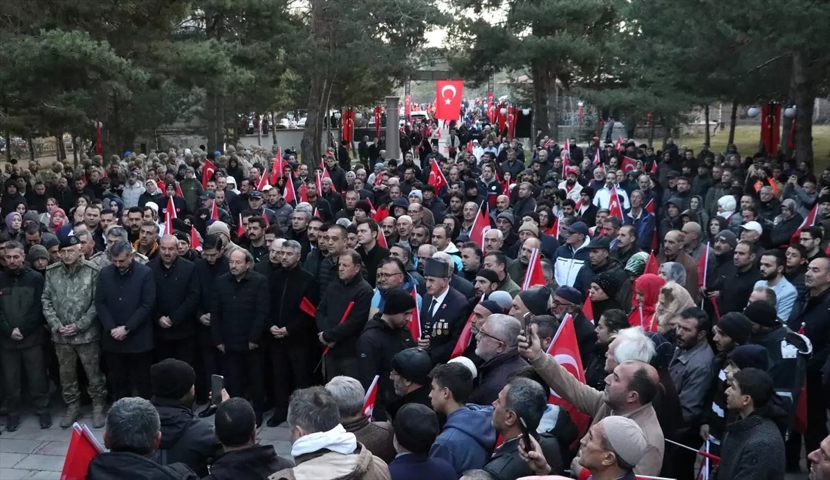 Erzurumlular Aziziye Destanı'nın 148. yılında 'ecdada saygı' için yürüdü