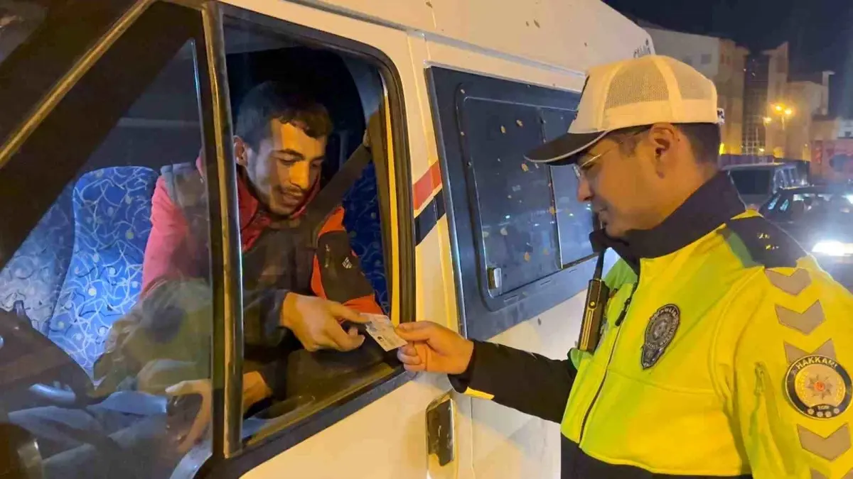 Hakkari'de Eş Zamanlı Güvenlik Denetimleri Gerçekleştirildi