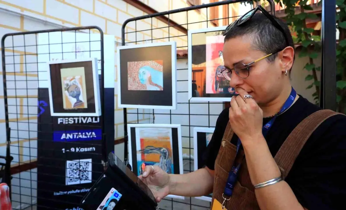 Antalya'da İranlı Ressamın 150 Eseri Kayboldu