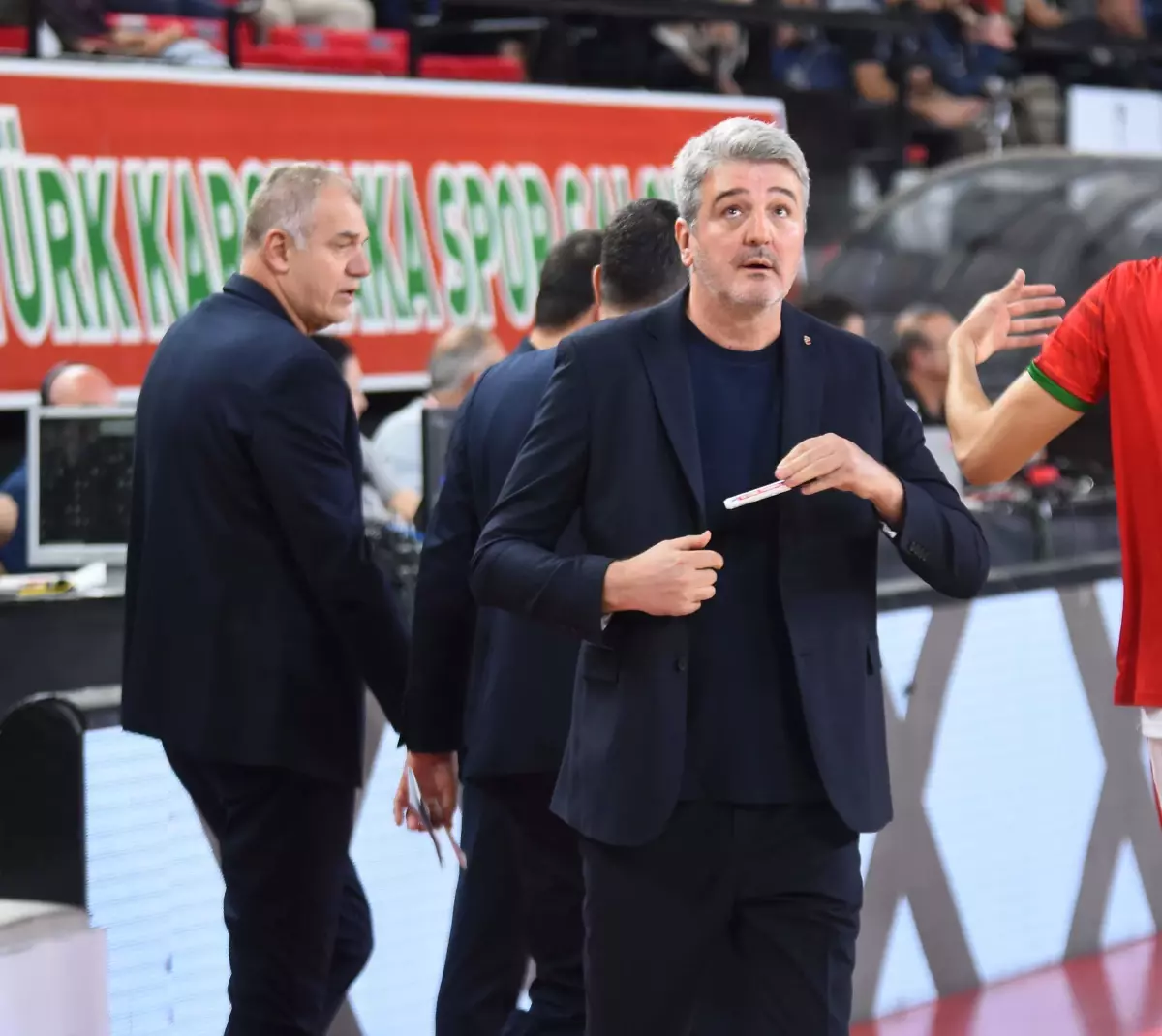 Karşıyaka'da Büyük Hayal Kırıklığı: Antrenör Beşok ile Yollar Ayrıldı