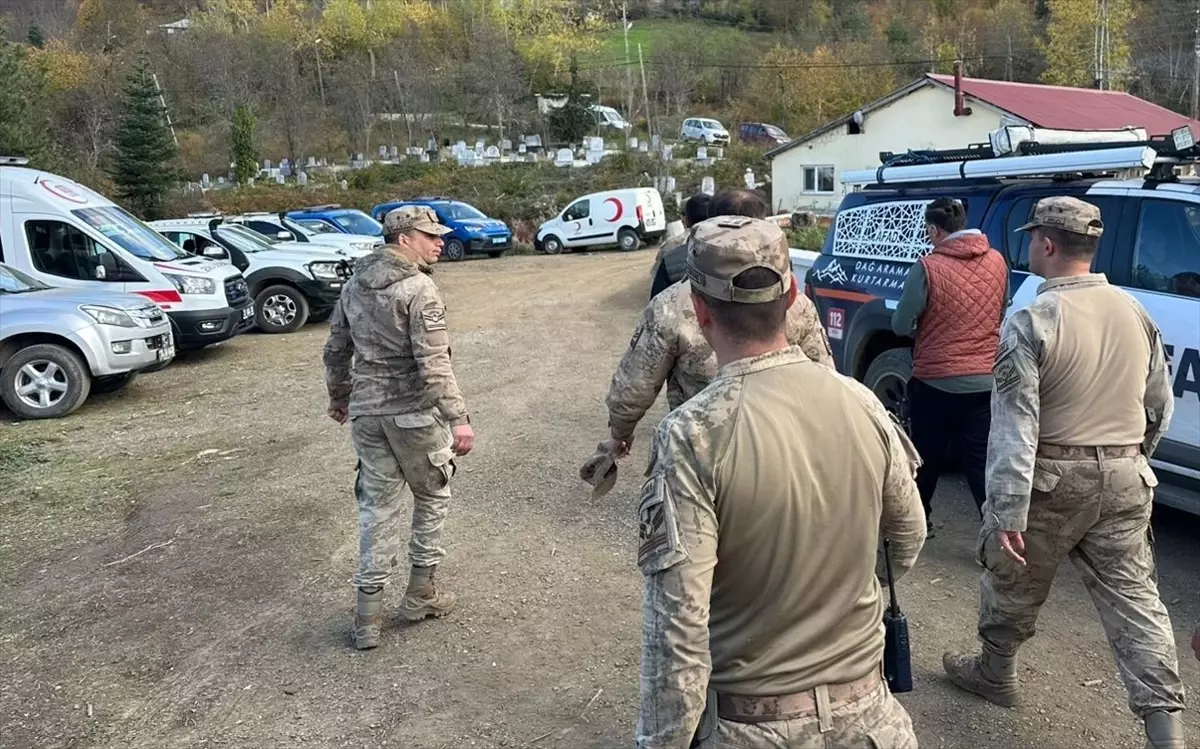 Kastamonu'da Kayıp Anne ve Oğlu İçin Arama Çalışmaları Devam Ediyor