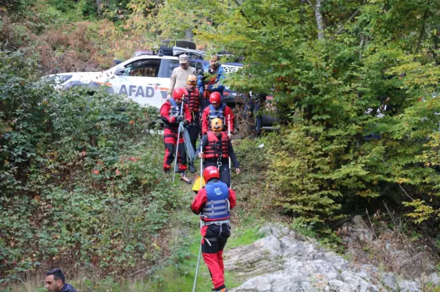 Kayıp anne ve oğlu 8 gündür aranıyor! Avcılar da sahaya indi, 3 senaryo üzerinde duruluyor 5 kayip anne ve oglu 8 gundur araniyor avcilar da 19235885 2986 m