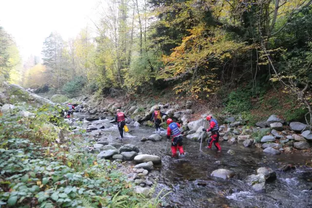 Kayıp anne ve oğlu 8 gündür aranıyor! Avcılar da sahaya indi, 3 senaryo üzerinde duruluyor 3 kayip anne ve oglu 8 gundur araniyor avcilar da 19235885 3270 m