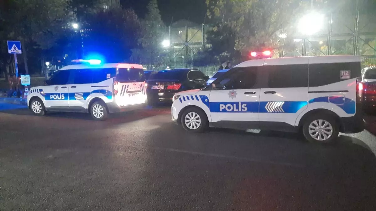 Kayseri'de Parkta Bıçaklı Kavga: Bir Kişi Yaralandı