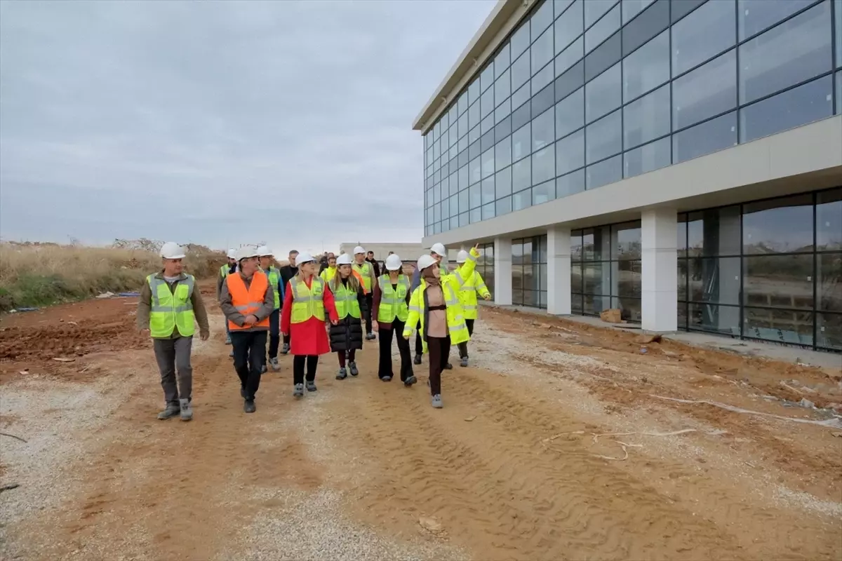 Kırklareli Üniversitesi Kütüphane ve Kongre Merkezi İnşaatında İnceleme
