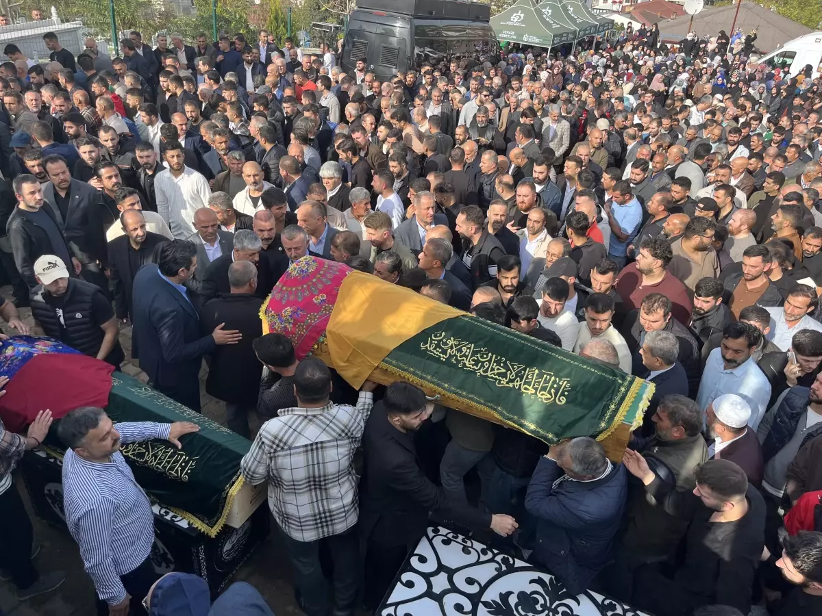 Dilovası'ndaki Yangında Hayatını Kaybedenler Toprağa Verildi