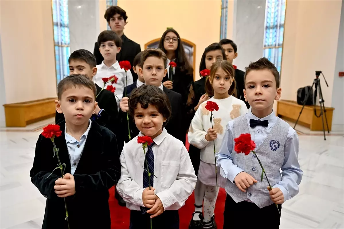 Türk Çocuklarından Anlamlı Proje: Atatürk Portresi