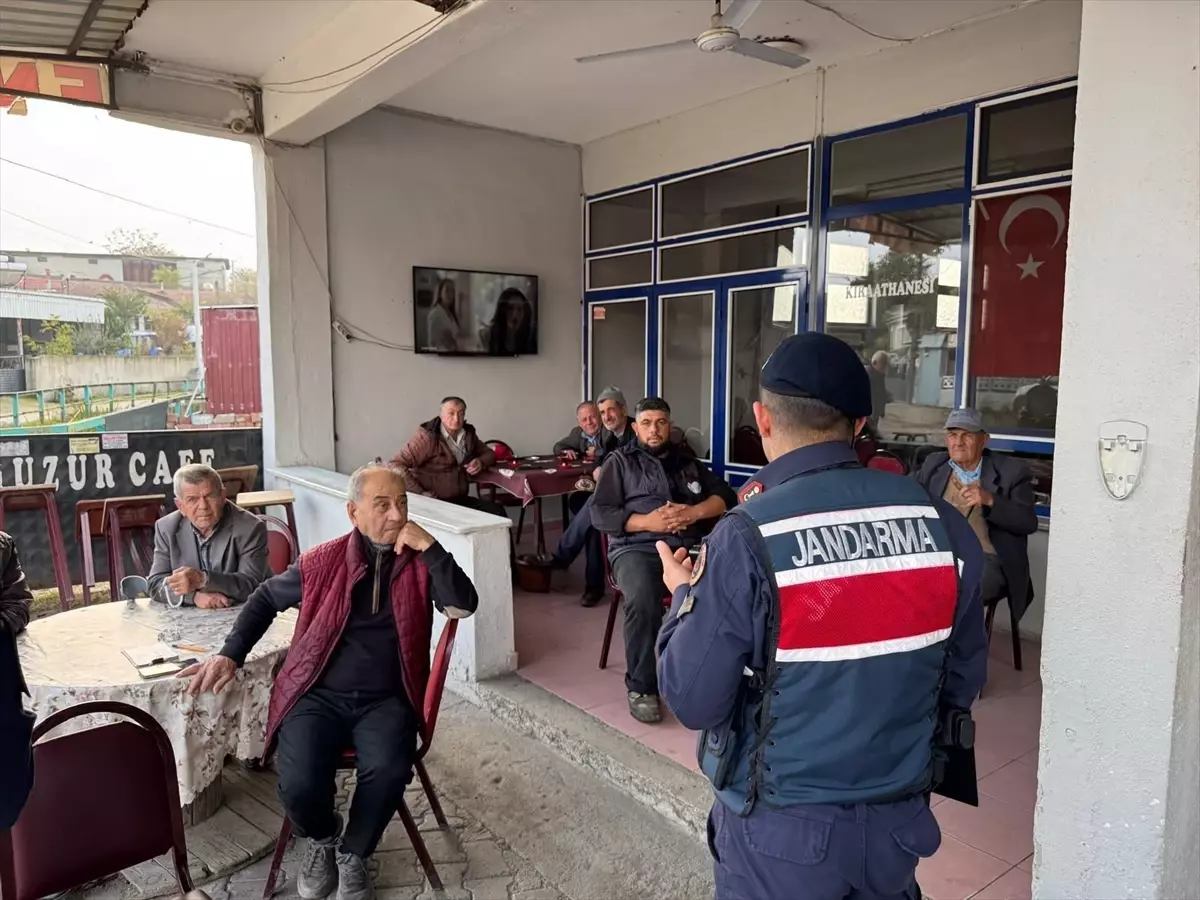 Edirne Jandarma Ekiplerinden Dolandırıcılıkla Mücadele Bilgilendirmesi