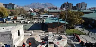 Van depremlerini yaşayan, 'asrın felaketi'nde can kurtaran akademisyenler, acı dolu günleri unutamıyor