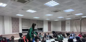 Yeşilay Hakkari Şubesi, Üniversite Öğrencileriyle Bağımlılıkla Mücadele Etkinliği Düzenledi