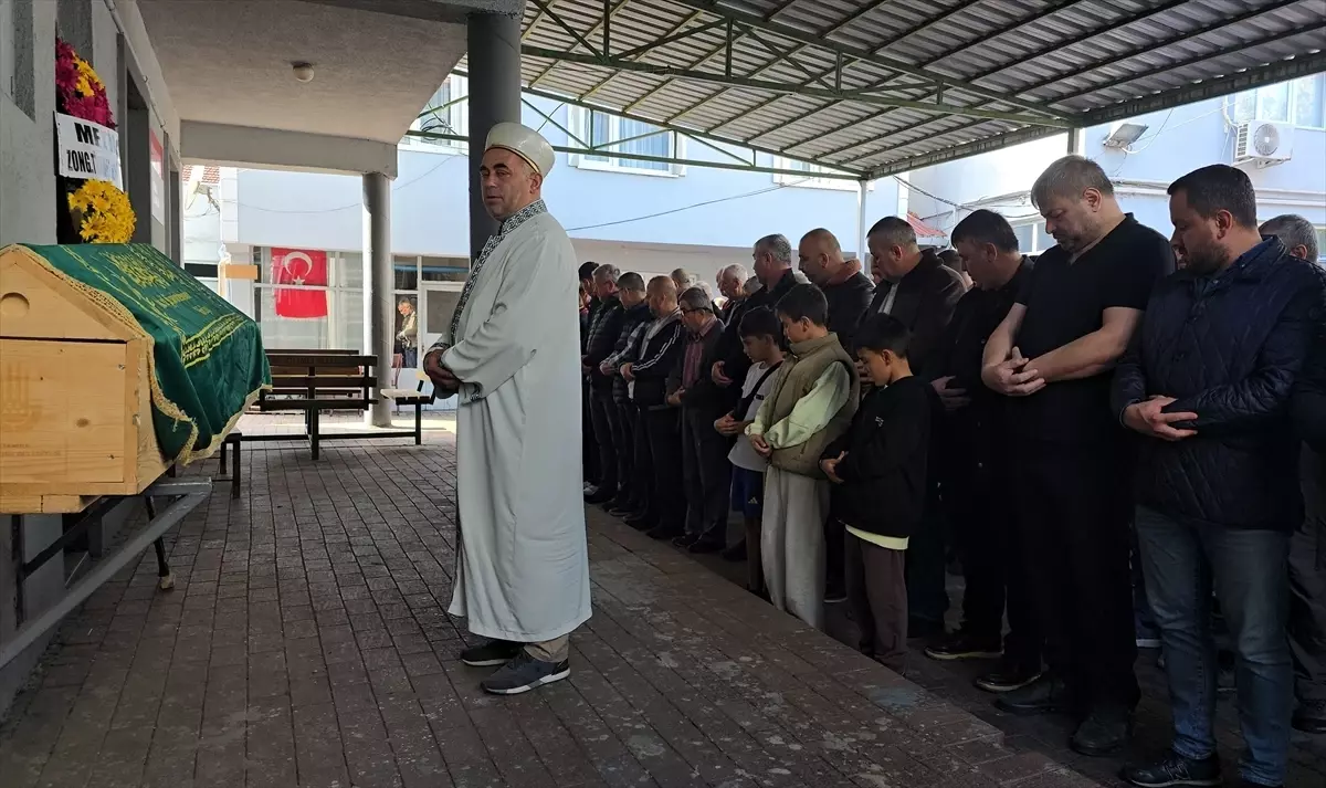 Zonguldak'ta Bıçaklanarak Öldürülen Yaşlı Adam Defnedildi