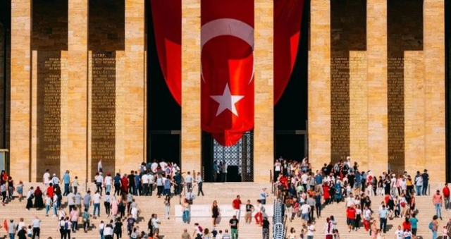 10 Kasım'da Anıtkabir kaça kadar açık 2025? Anıtkabir ve Dolmabahçe Sarayı 10 Kasım ziyaret saatleri