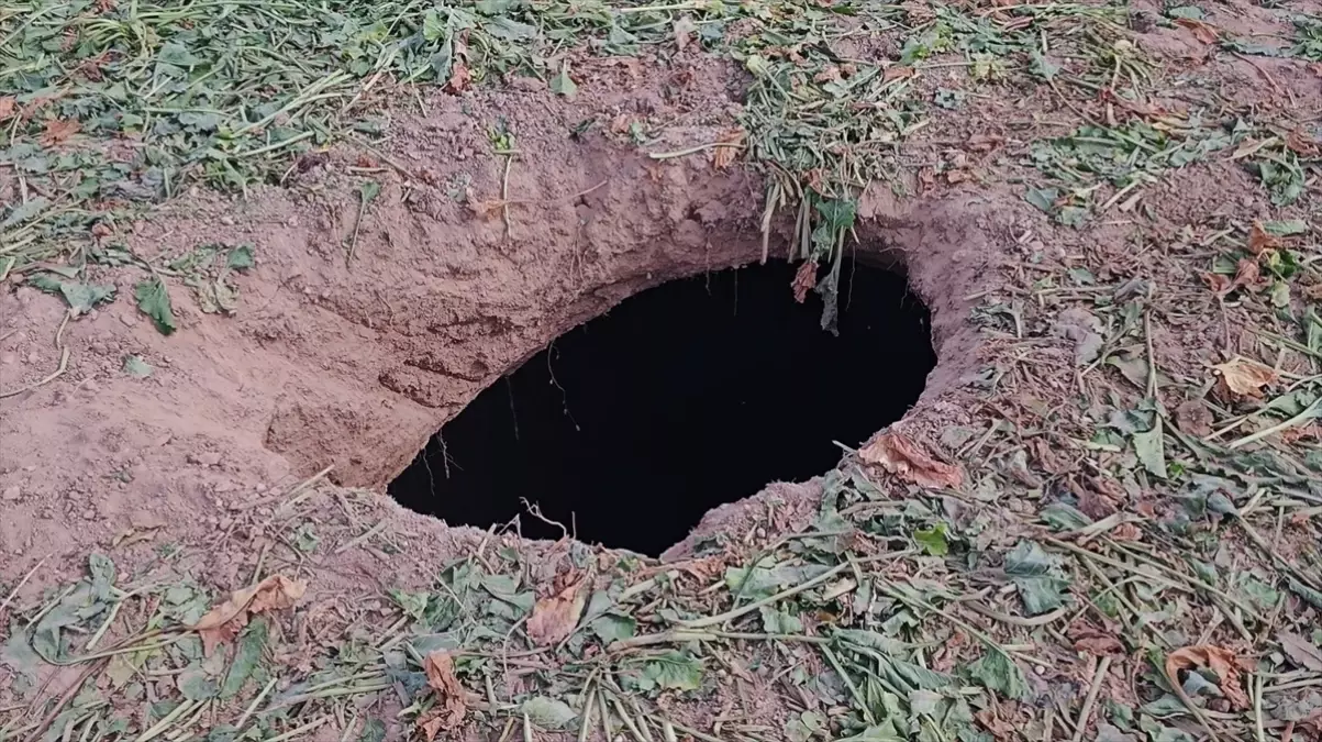 Aksaray'da Pancarda Obruk Oluştu