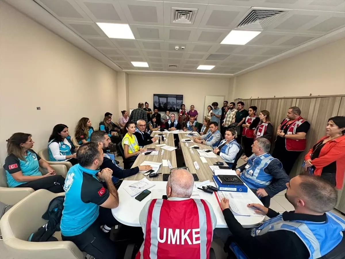 Antalya Eğitim ve Araştırma Hastanesi'nde Afet Planı Tatbikatı Gerçekleştirildi