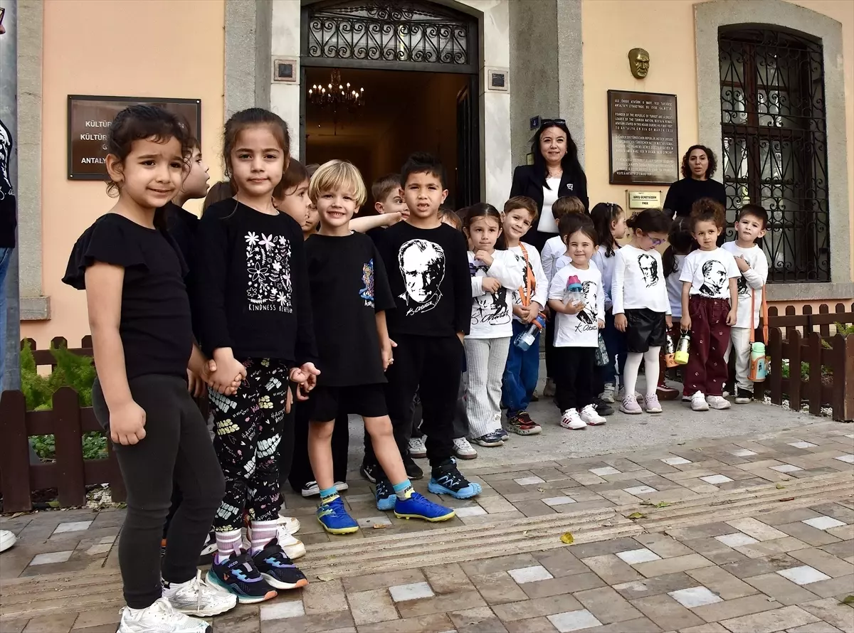 Antalya Atatürk Evi Müzesi, Ziyaretçileri Tarihle Buluşturuyor