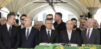 CHP Genel Başkanı Özgür Özel, Ayşe Aydoğan'ın Cenaze Törenine Katıldı