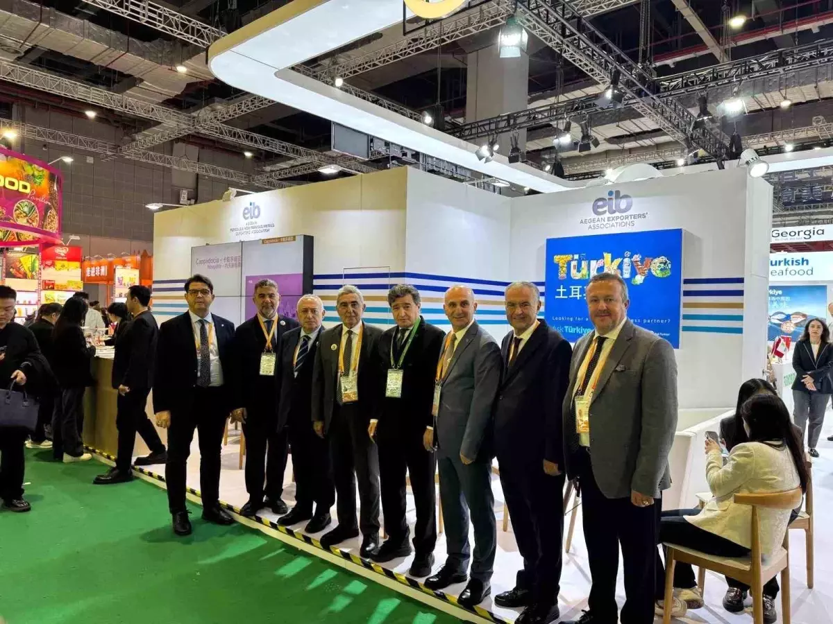 Denizlili İhracatçılar, Çin Uluslararası İthalat Fuarı'nda Türk Markalarını Tanıtıyor