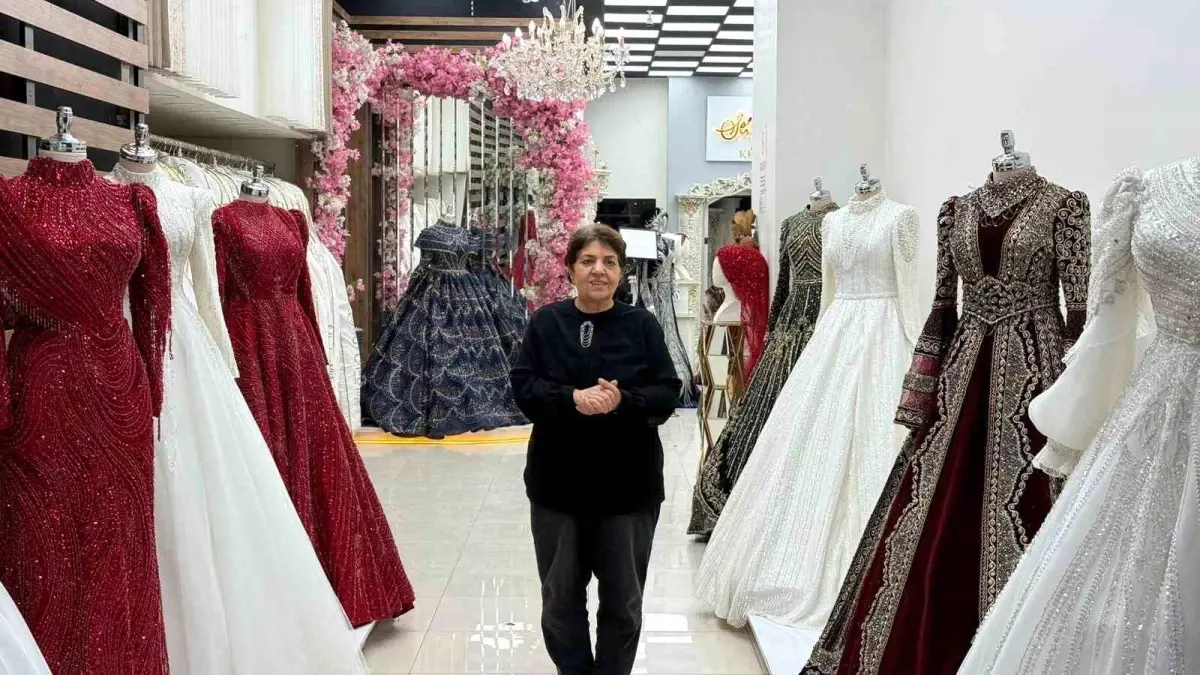 Azize Toy Zorluklara Rağmen Gelinlik Sektöründe Devam Ediyor