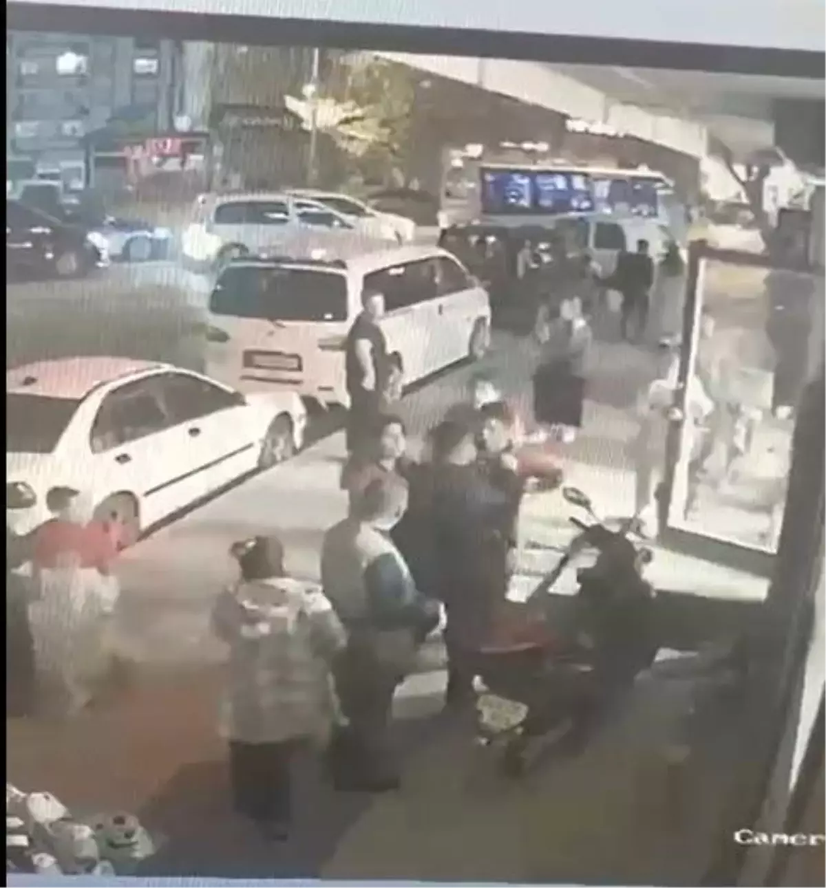 Esenyurt'ta Ayakkabı İadesi Faciası: Engelli Adam Bıçaklı Saldırıya Uğradı