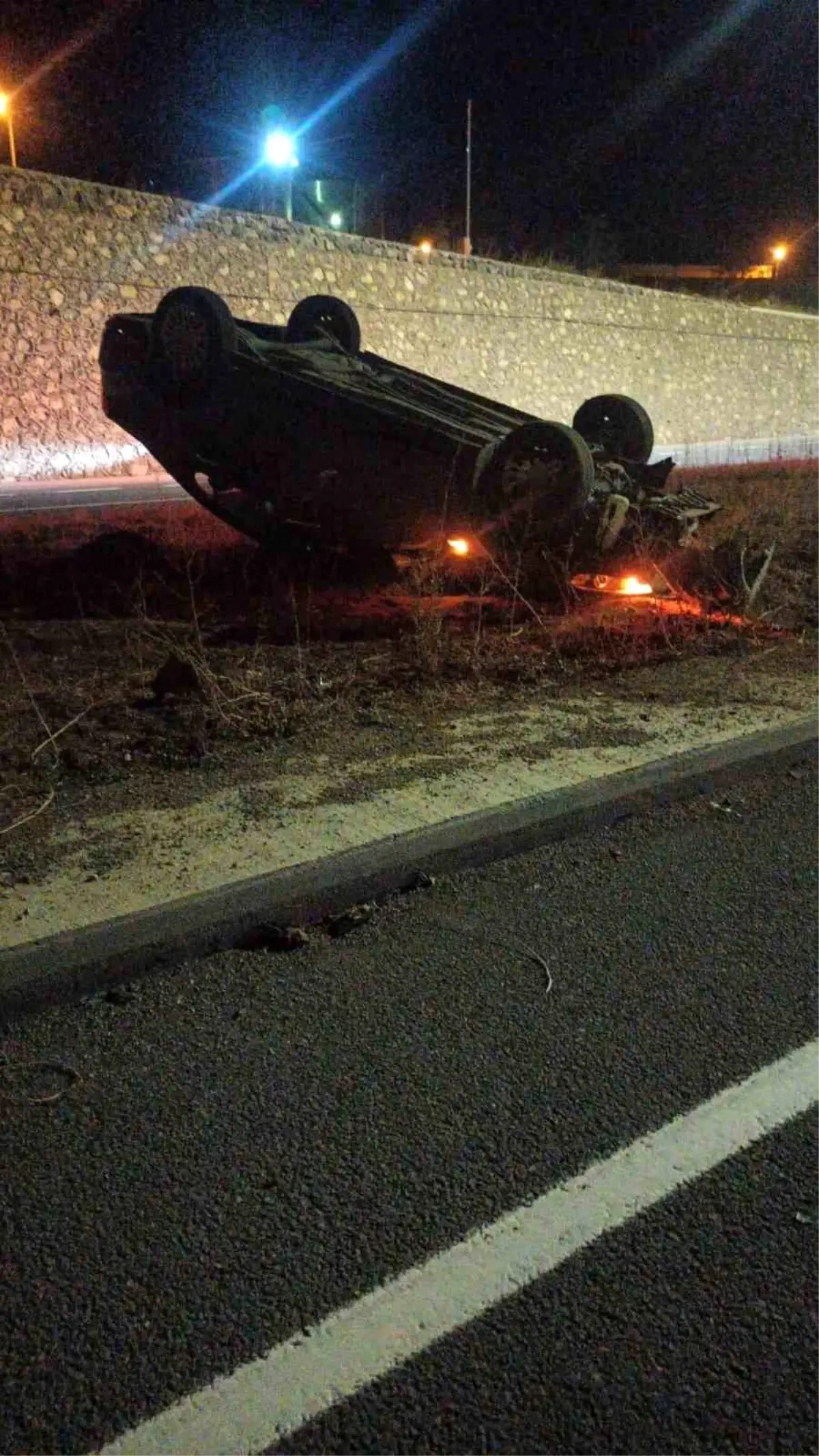 Gümüşhane'de Kontrolden Çıkan Otomobil Ters Döndü, Sürücü Yaralandı