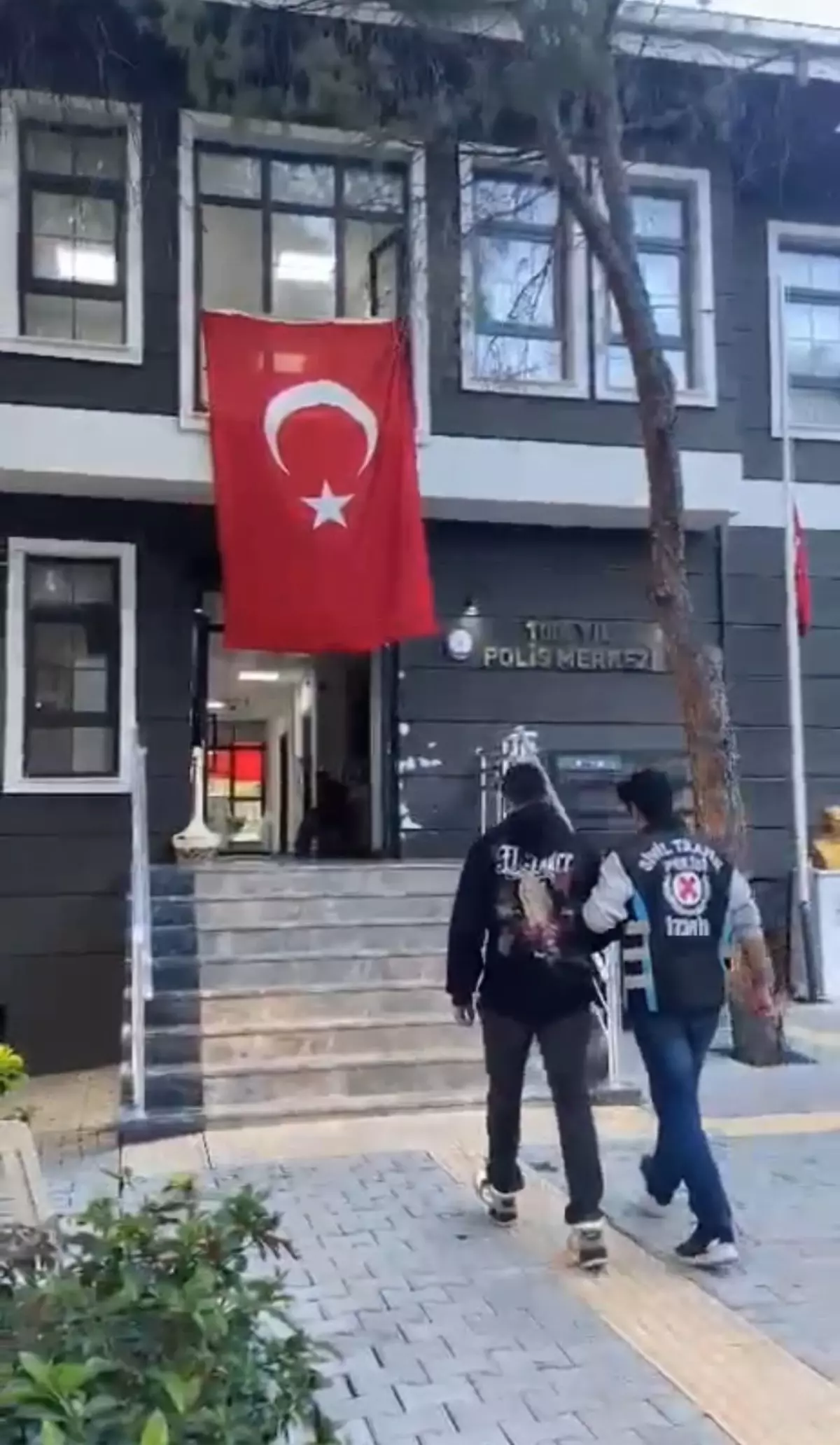 İzmir'de Tehlikeli Motosiklet Sürüşüne Cezai İşlem