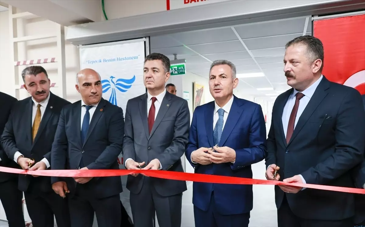 İzmir'de Anestezi Palyatif Bakım Merkezi ve Kızılay Sosyal Butik Açıldı